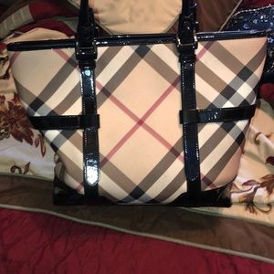Burberry purse